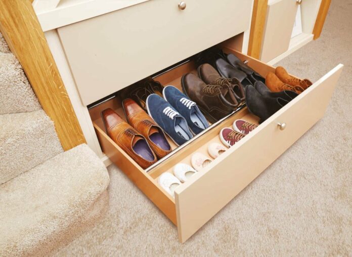 Современные и практичные варианты хранения обуви в прихожей