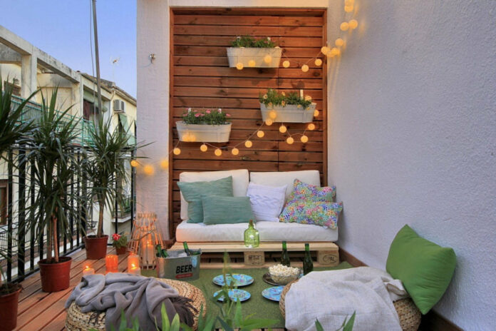 Как создать уютный и стильный интерьер балкона с использованием растений и зелени