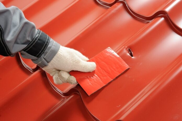 Советы по предотвращению протечек при установке материалов для крыши